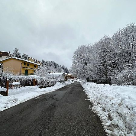 La Casa Di Fantalegno Apartment Camigliatello Silano Luaran gambar