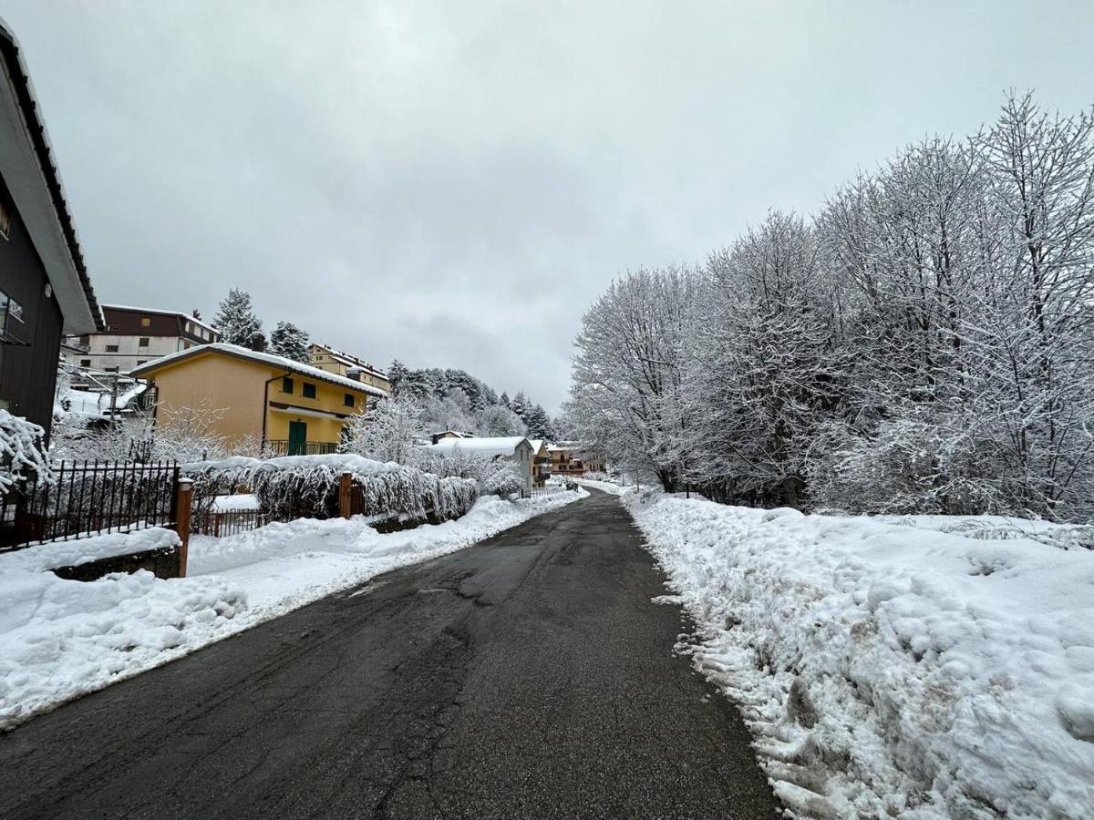 La Casa Di Fantalegno Apartment Camigliatello Silano Luaran gambar